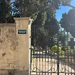 Block Pieta